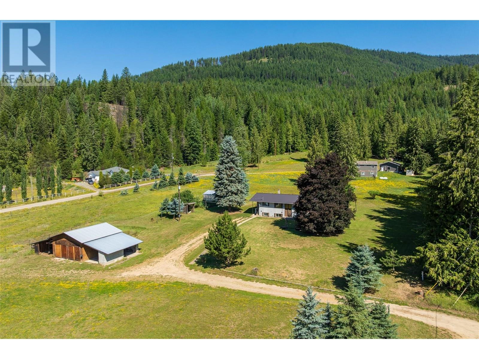 Creston House for sale:  4 bedroom 2,361 sq.ft. (Listed 2025-04-12)