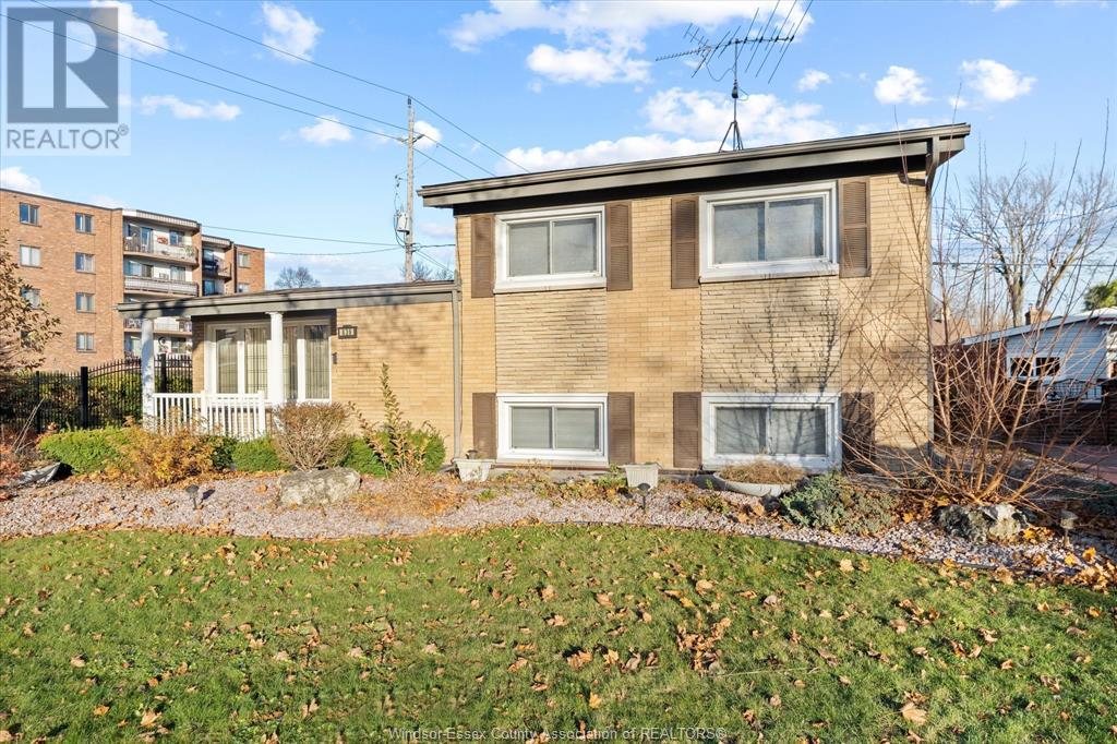 MLS# 25017621: 836 GREENDALE DRIVE, Windsor, Canada