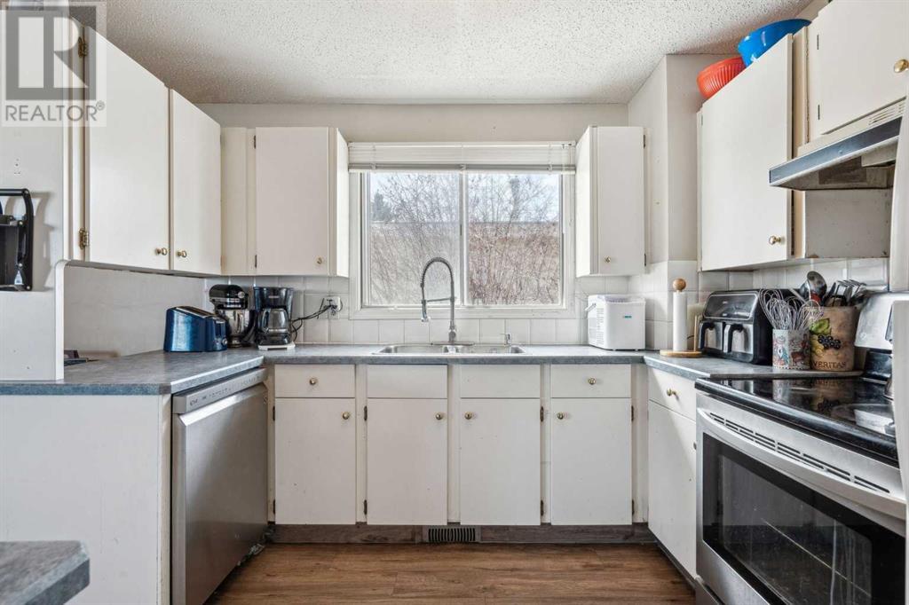 Property at 7216 Silvermead Road NW image 4