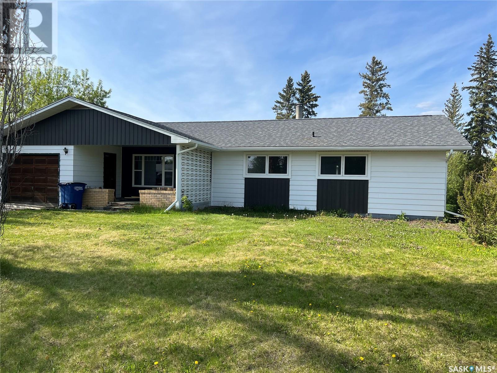 Property at 404 Swaan STREET image 2