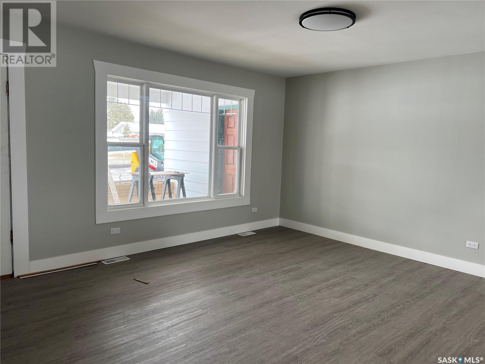 Property at 404 Swaan STREET image 5