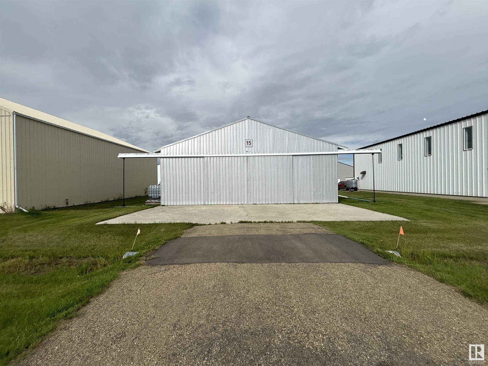 Aerodome RR 214, josephburg, Alberta