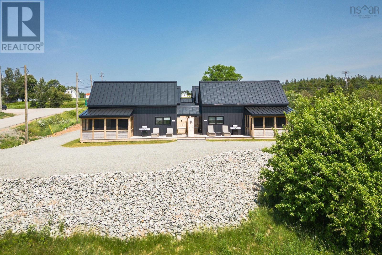 15 Shore Road, Harbourview, Nova Scotia  B0E 2W0 - Photo 2 - 202517388
