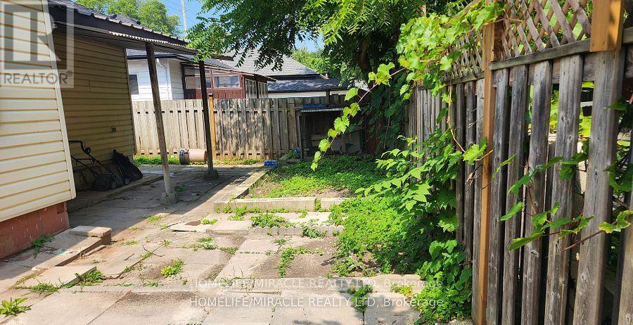 45 Main Street N, Halton Hills, Ontario  L7G 3H2 - Photo 9 - W12279454