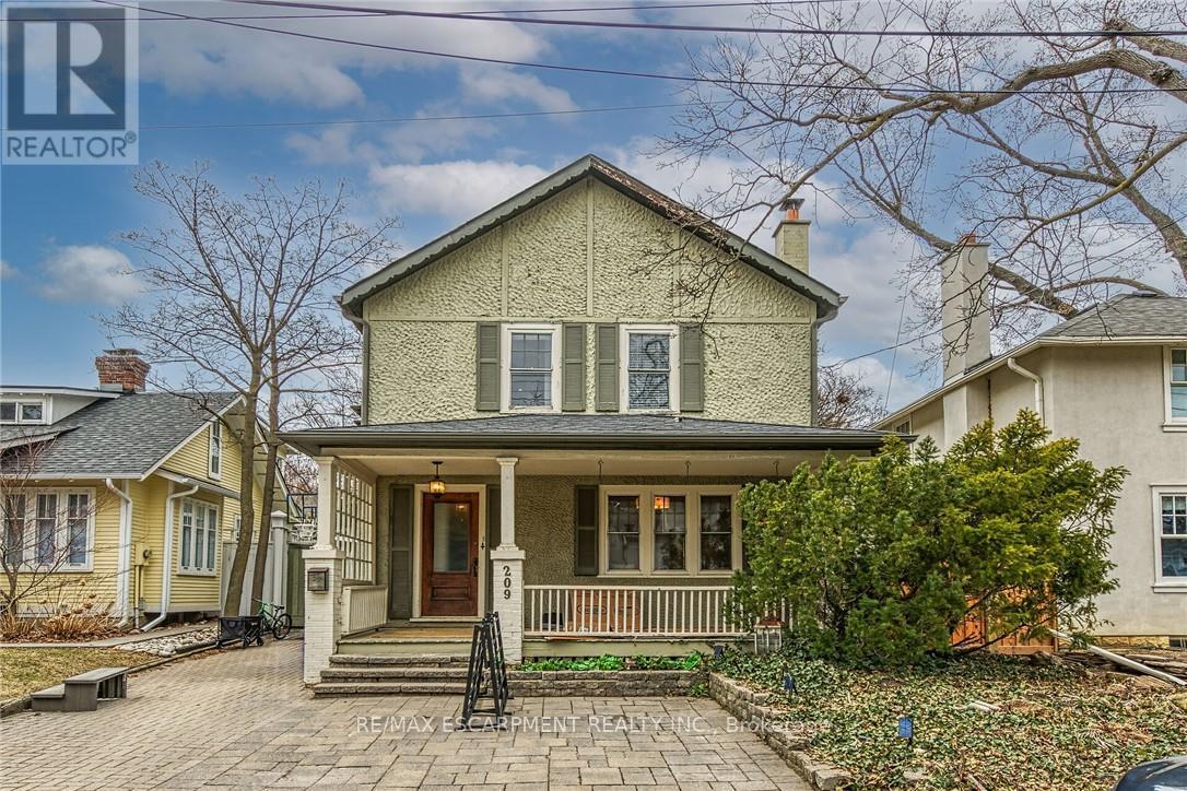 Property at 209 ALLAN STREET image 1