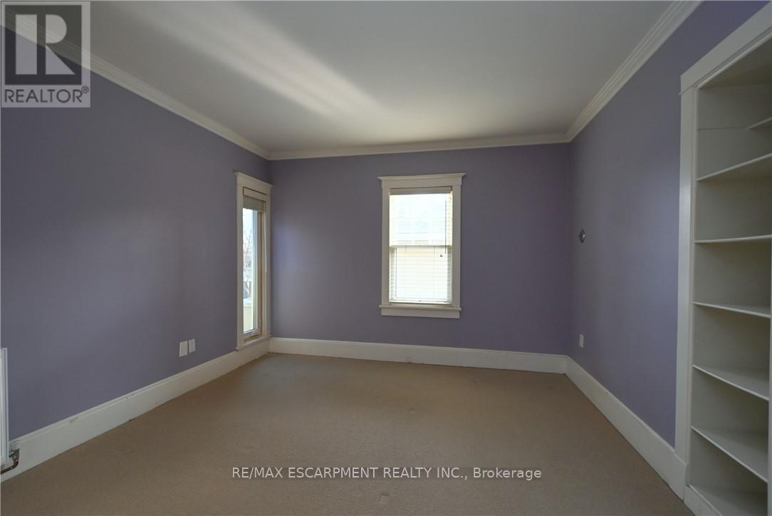 209 Allan Street, Oakville (Oo Old Oakville), Ontario  L6J 3P2 - Photo 34 - W12279544