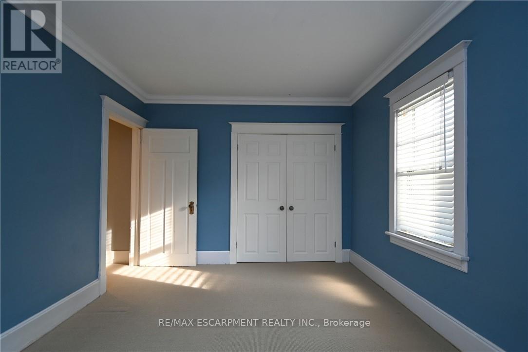 209 Allan Street, Oakville (Oo Old Oakville), Ontario  L6J 3P2 - Photo 37 - W12279544