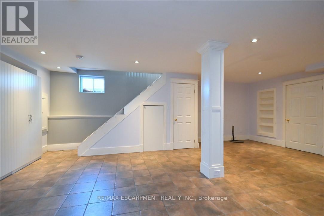 209 Allan Street, Oakville (Oo Old Oakville), Ontario  L6J 3P2 - Photo 40 - W12279544
