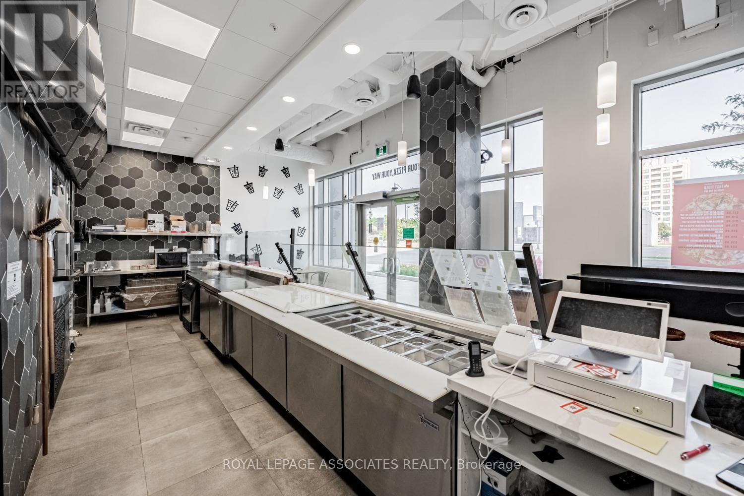B - 205 Queen Street E, Brampton (Queen Street Corridor), Ontario  L6W 0C8 - Photo 12 - W12279587