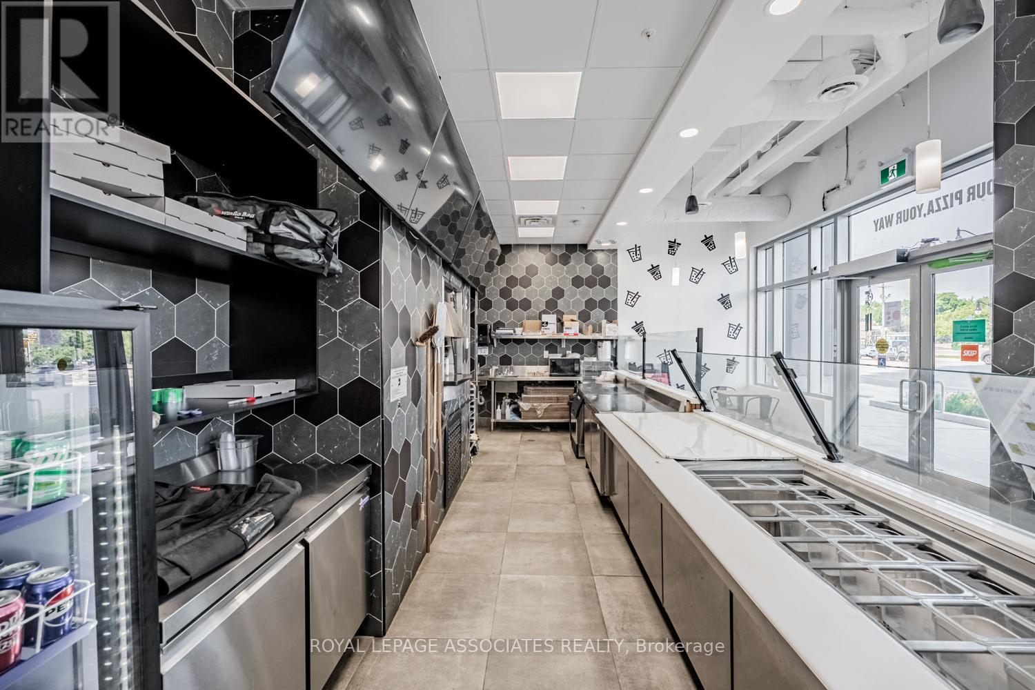 B - 205 Queen Street E, Brampton (Queen Street Corridor), Ontario  L6W 0C8 - Photo 13 - W12279587