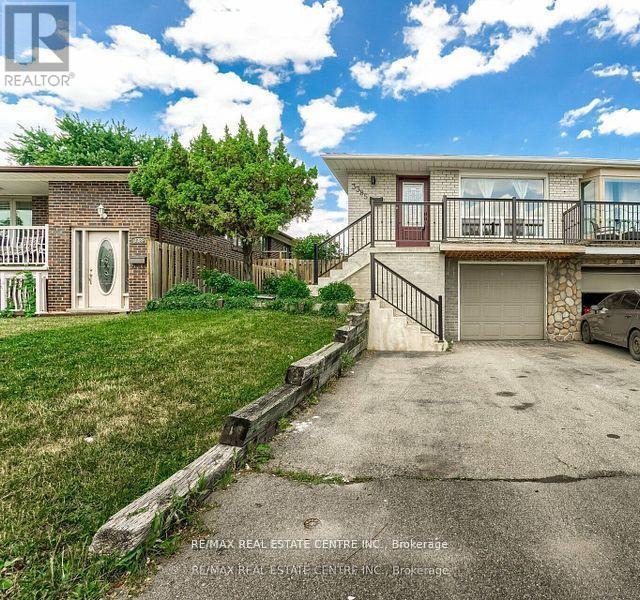 Lower - 3385 Ellengale Drive, Mississauga, Ontario  L5C 1Z5 - Photo 1 - W12279588
