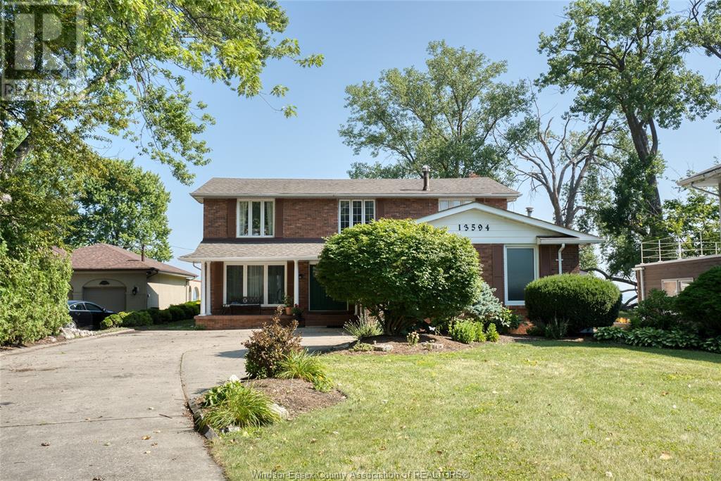 MLS# 25017681: 13594 RIVERSIDE DRIVE, Tecumseh, Canada