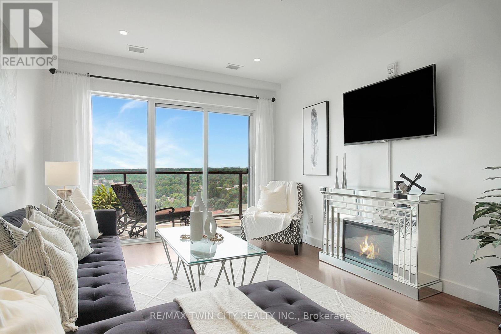 Property at 1712 - 50 GRAND AVENUE S image 2