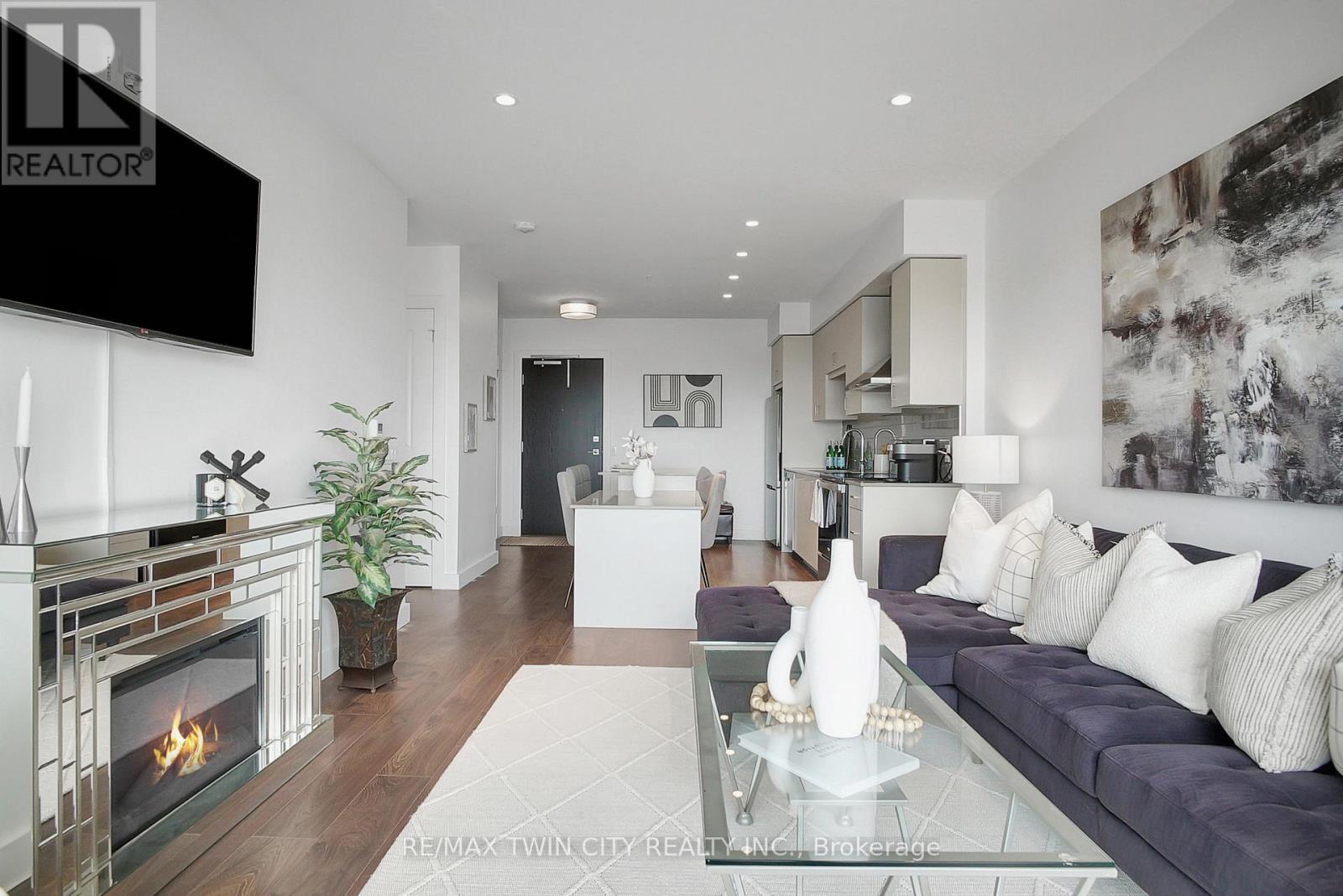Property at 1712 - 50 GRAND AVENUE S image 3