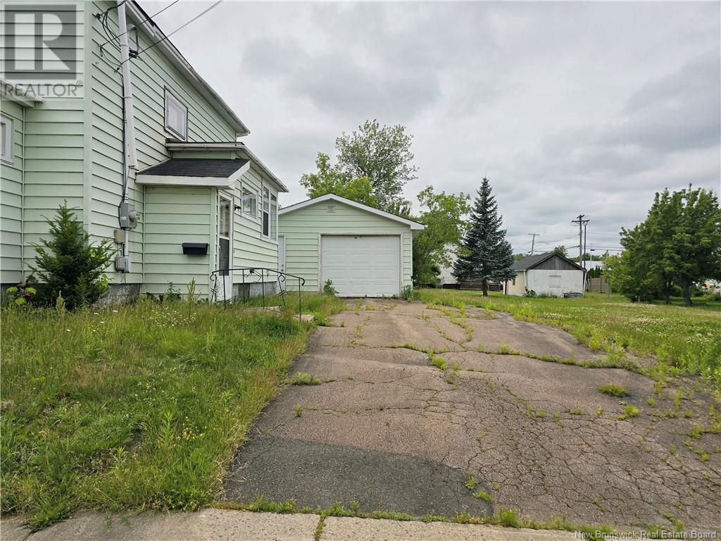 Property at 200 waverley Avenue image 2