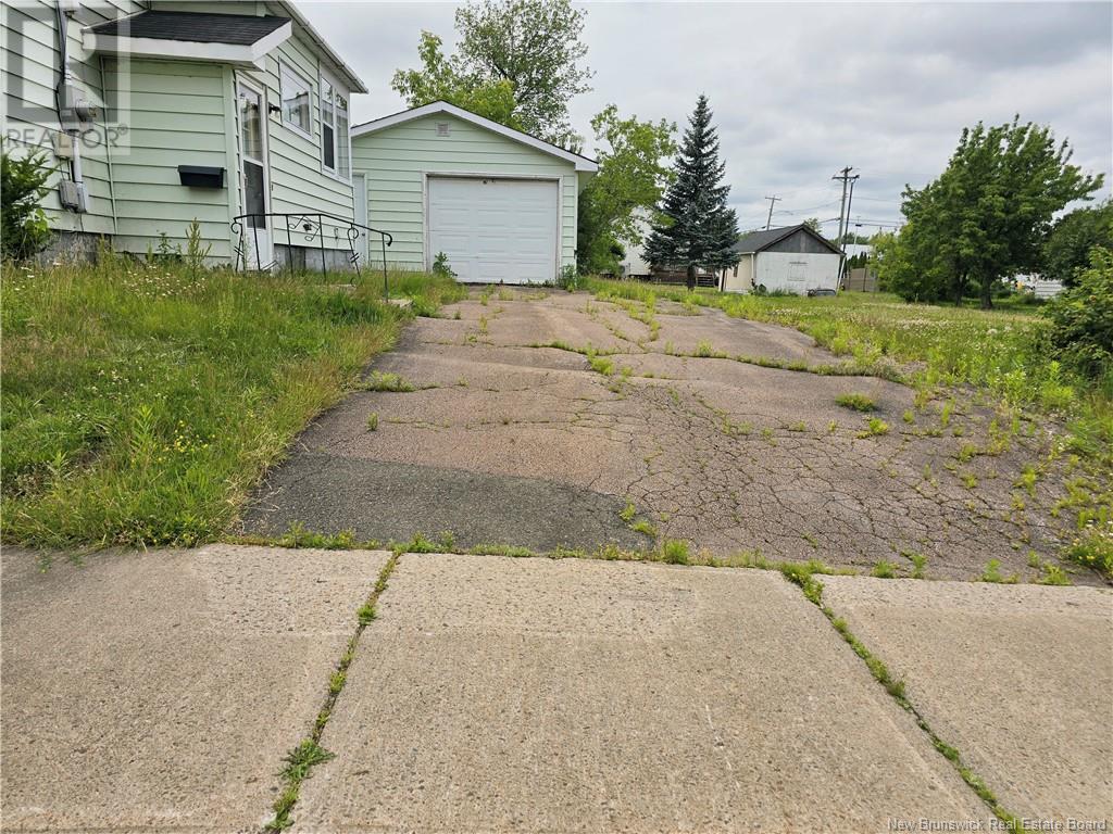 Property at 200 waverley Avenue image 3