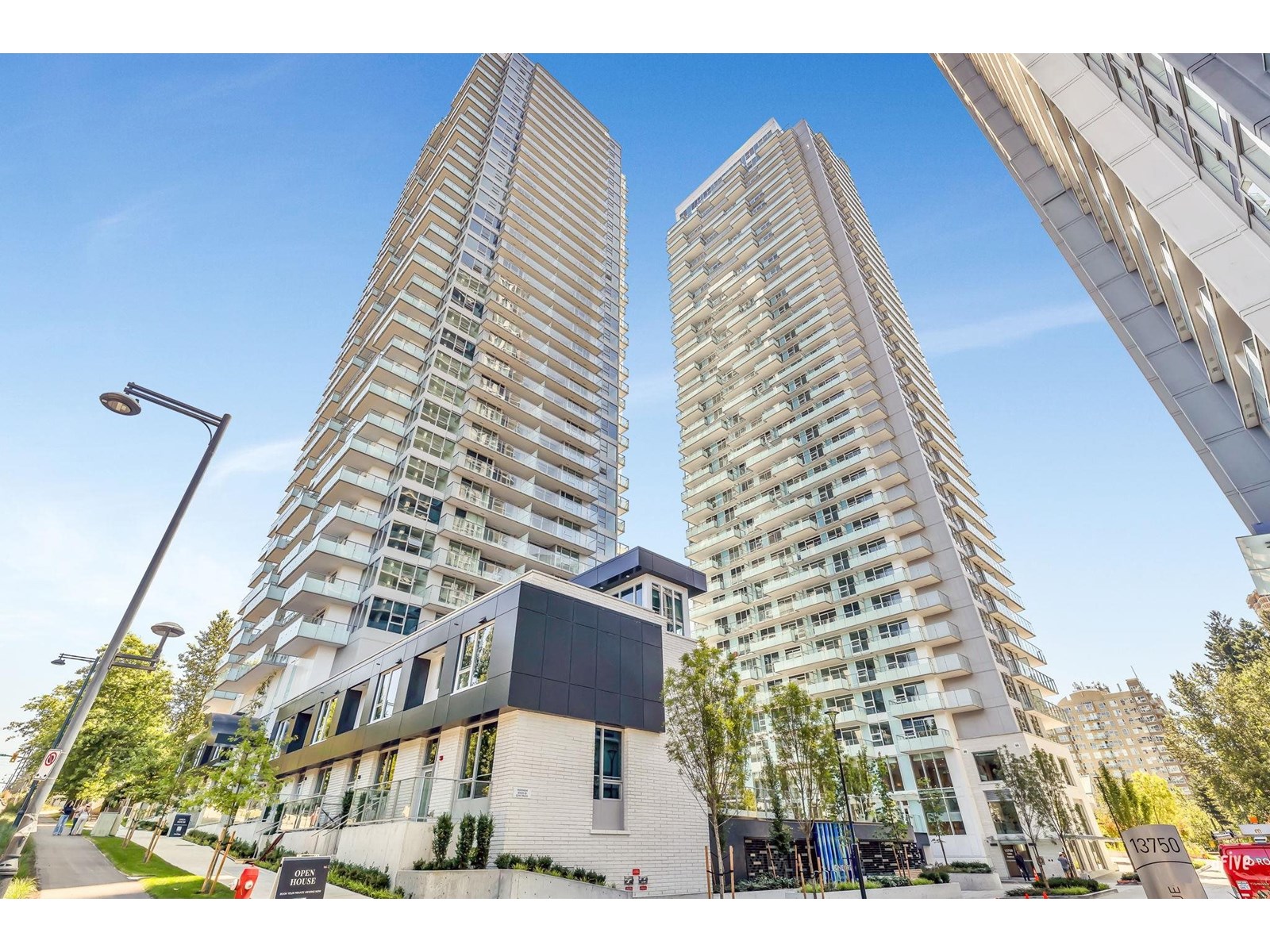 1310 13778 100 Avenue, Surrey, British Columbia  V4N 5R4 - Photo 1 - R3026003