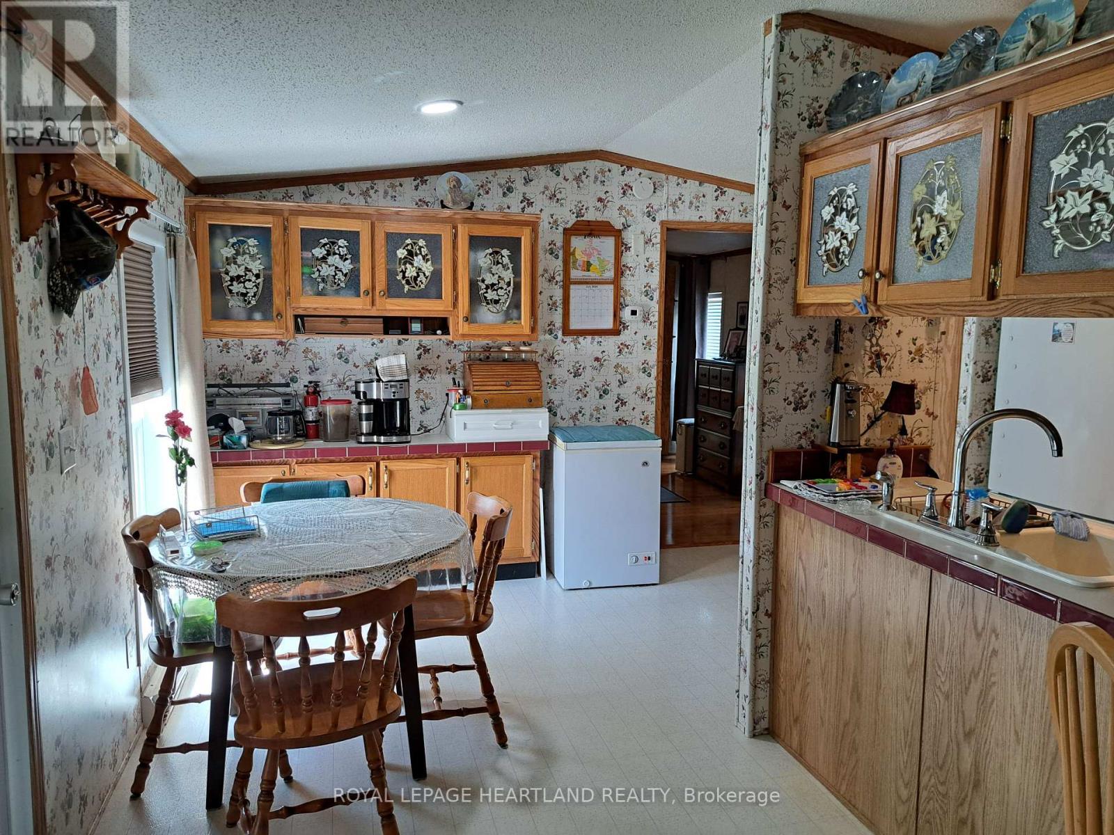8 - 39461 Dashwood Road, South Huron, Ontario  N0M 1W0 - Photo 11 - X12279694