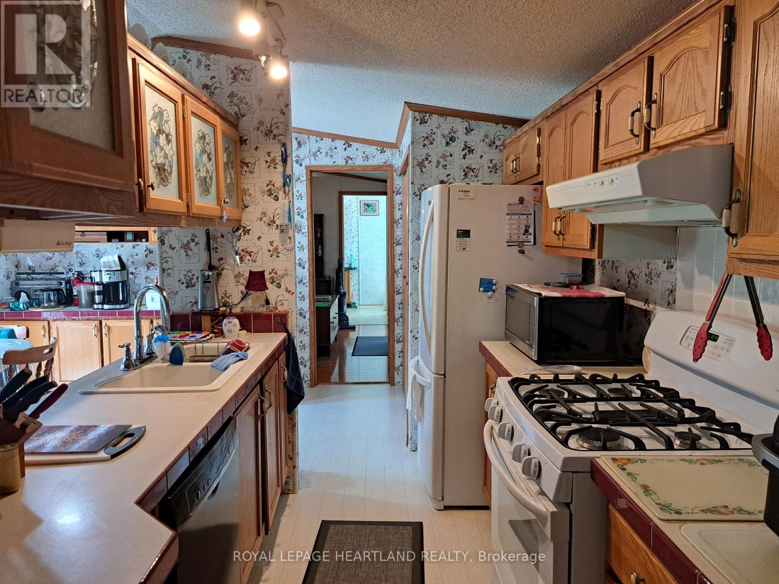 8 - 39461 Dashwood Road, South Huron, Ontario  N0M 1W0 - Photo 12 - X12279694
