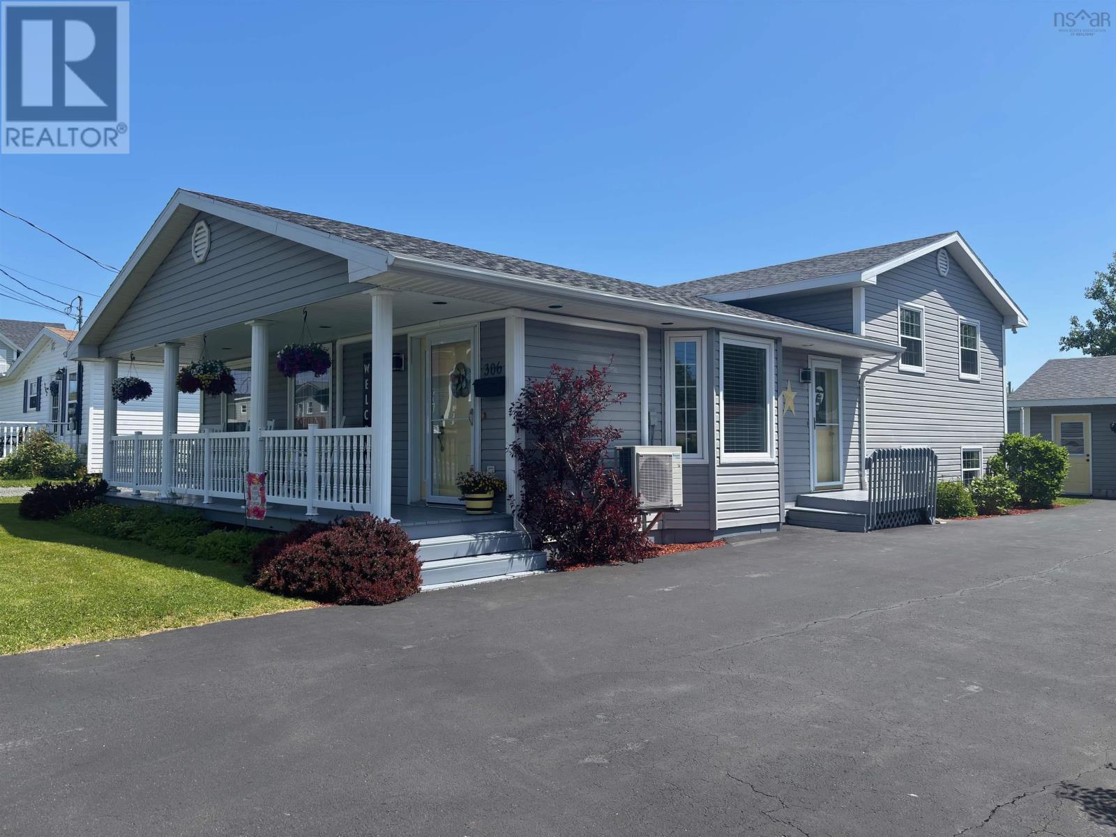 306 Irish Brook Road, New Waterford, Nova Scotia  B1H 3C4 - Photo 4 - 202514849