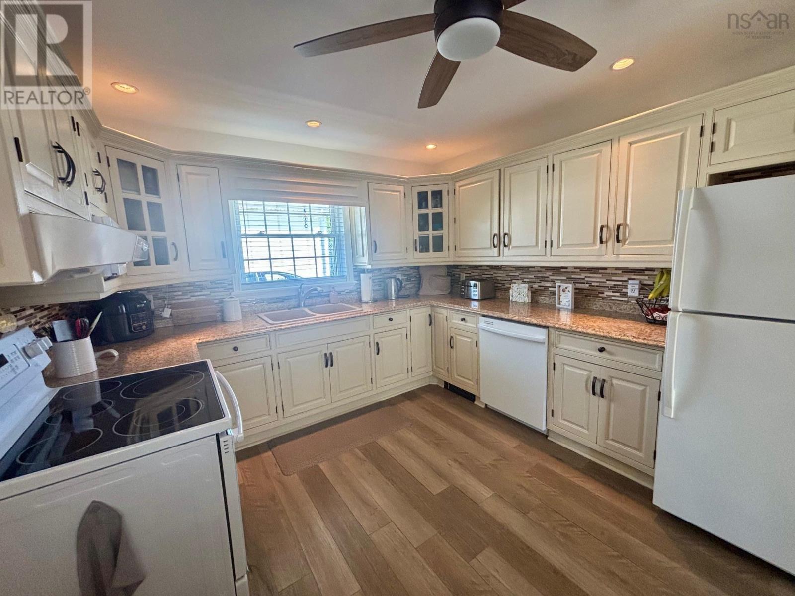 306 Irish Brook Road, New Waterford, Nova Scotia  B1H 3C4 - Photo 9 - 202514849