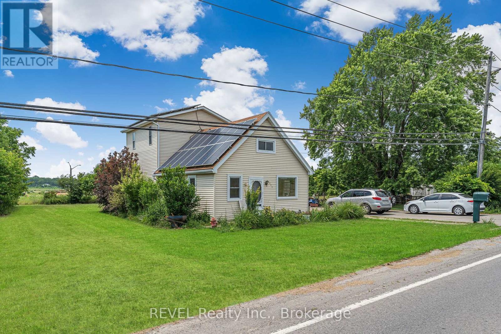 Property at 1032 ELM STREET image 2