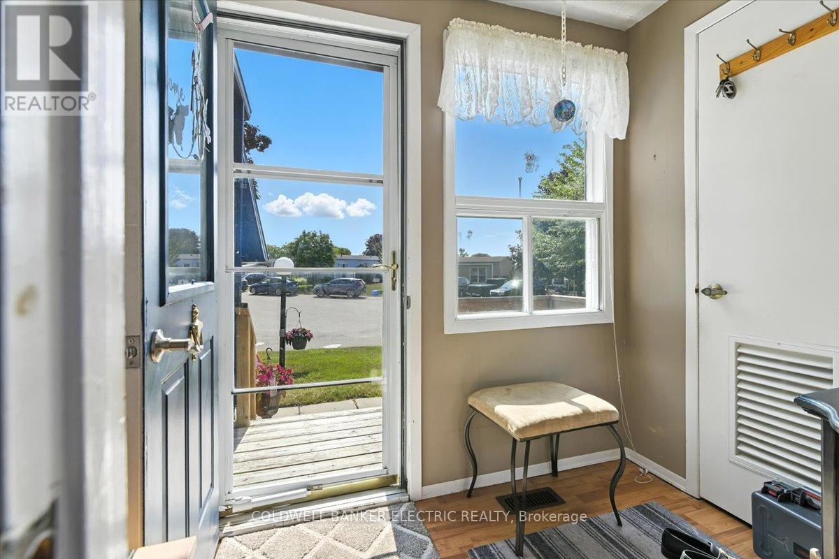 Property at 18 LOYALIST COURT image 2