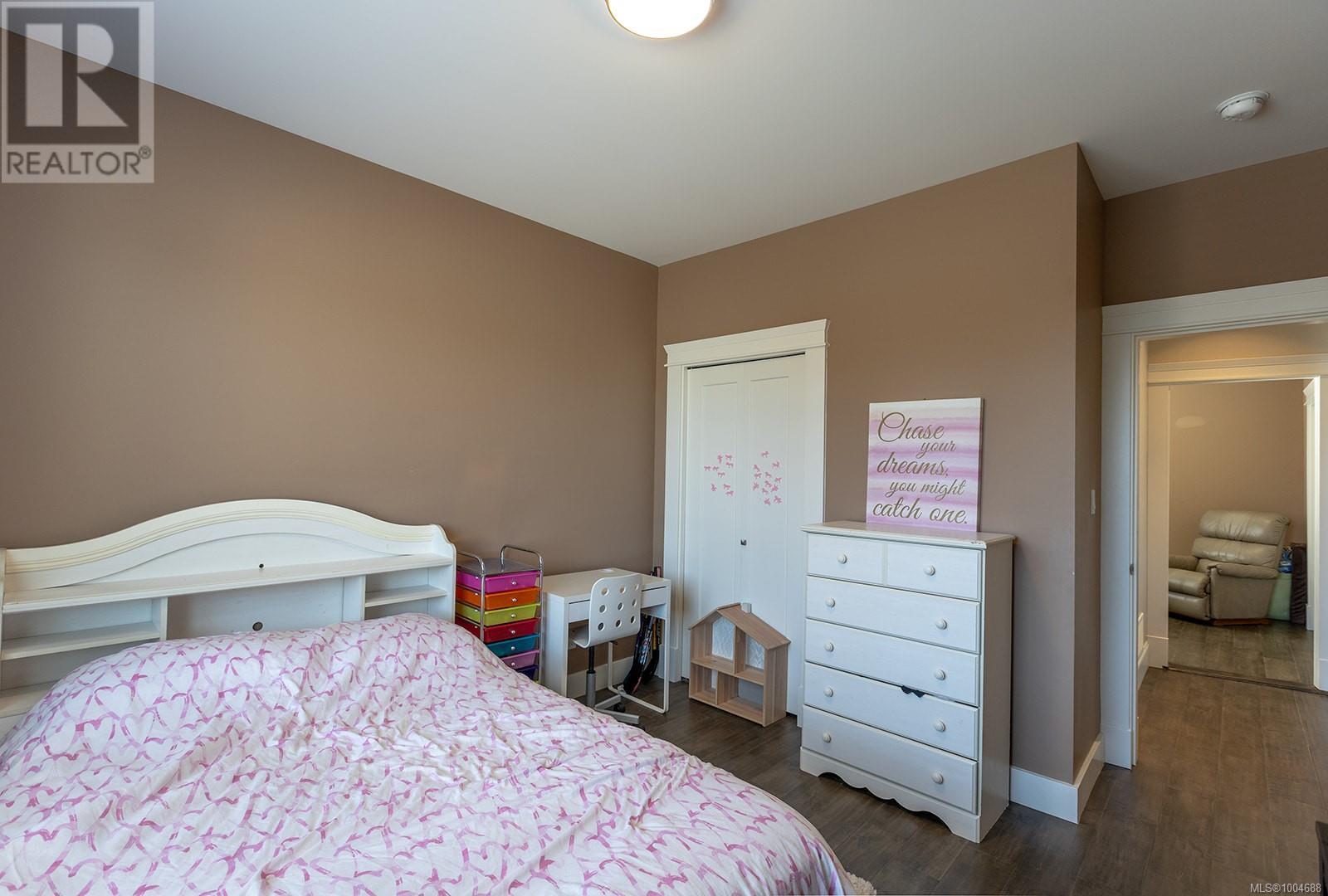 Property at 5781 Linyard Rd image 4