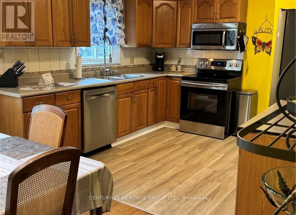 471 Geneva Street, St. Catharines, Ontario  L2N 2H4 - Photo 8 - X12279682