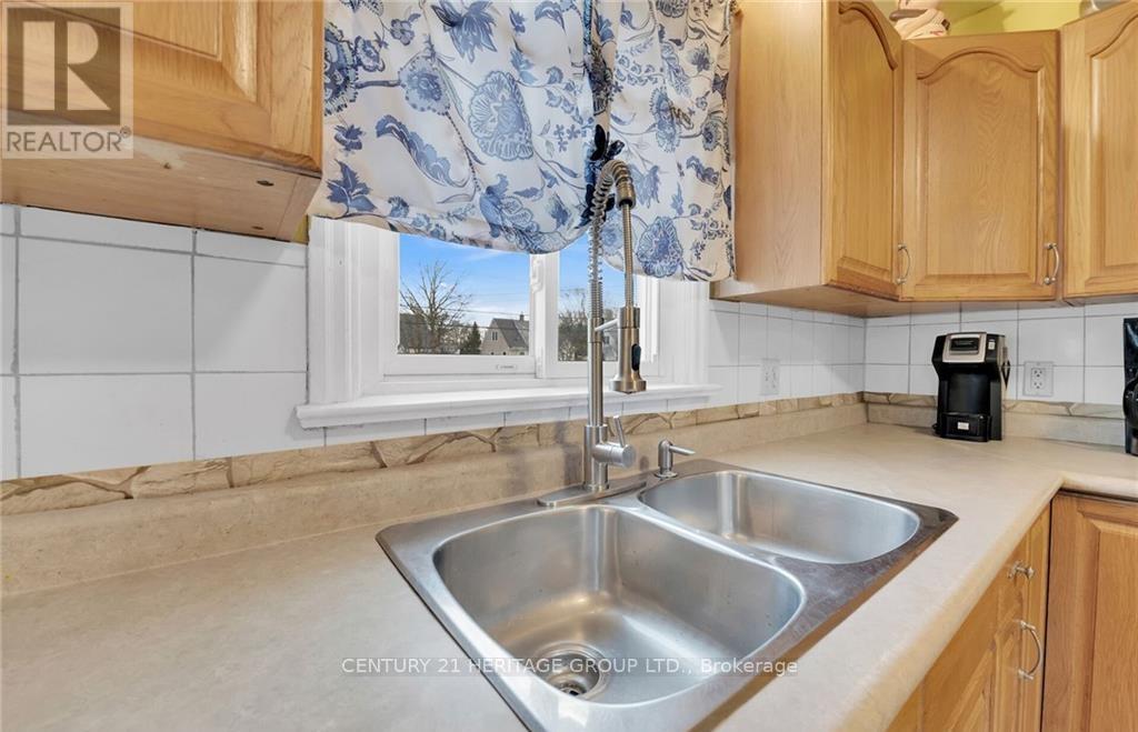 471 Geneva Street, St. Catharines, Ontario  L2N 2H4 - Photo 9 - X12279682