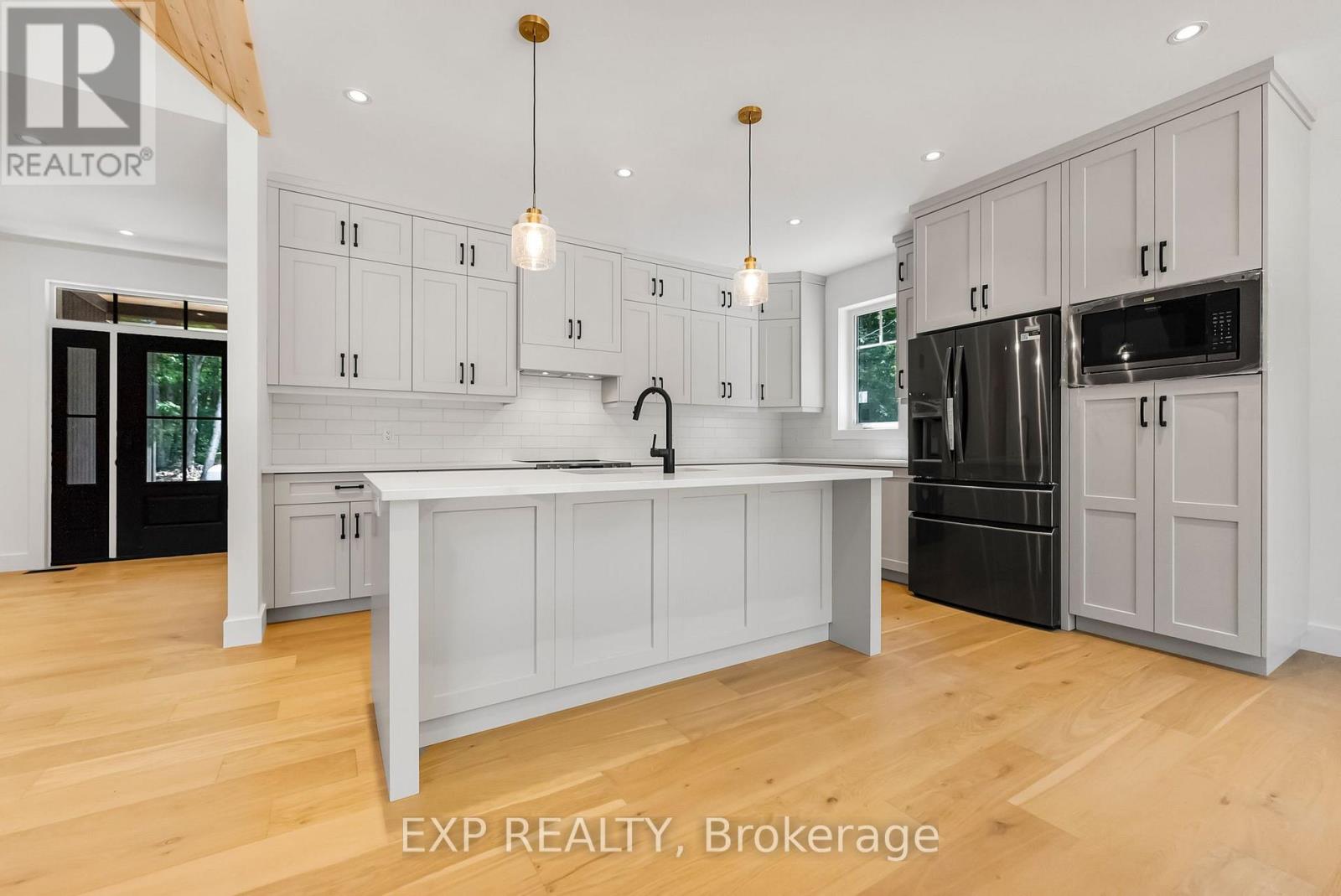 747 Lakewoods Drive, Madawaska Valley, Ontario  K0J 1B0 - Photo 17 - X12279890