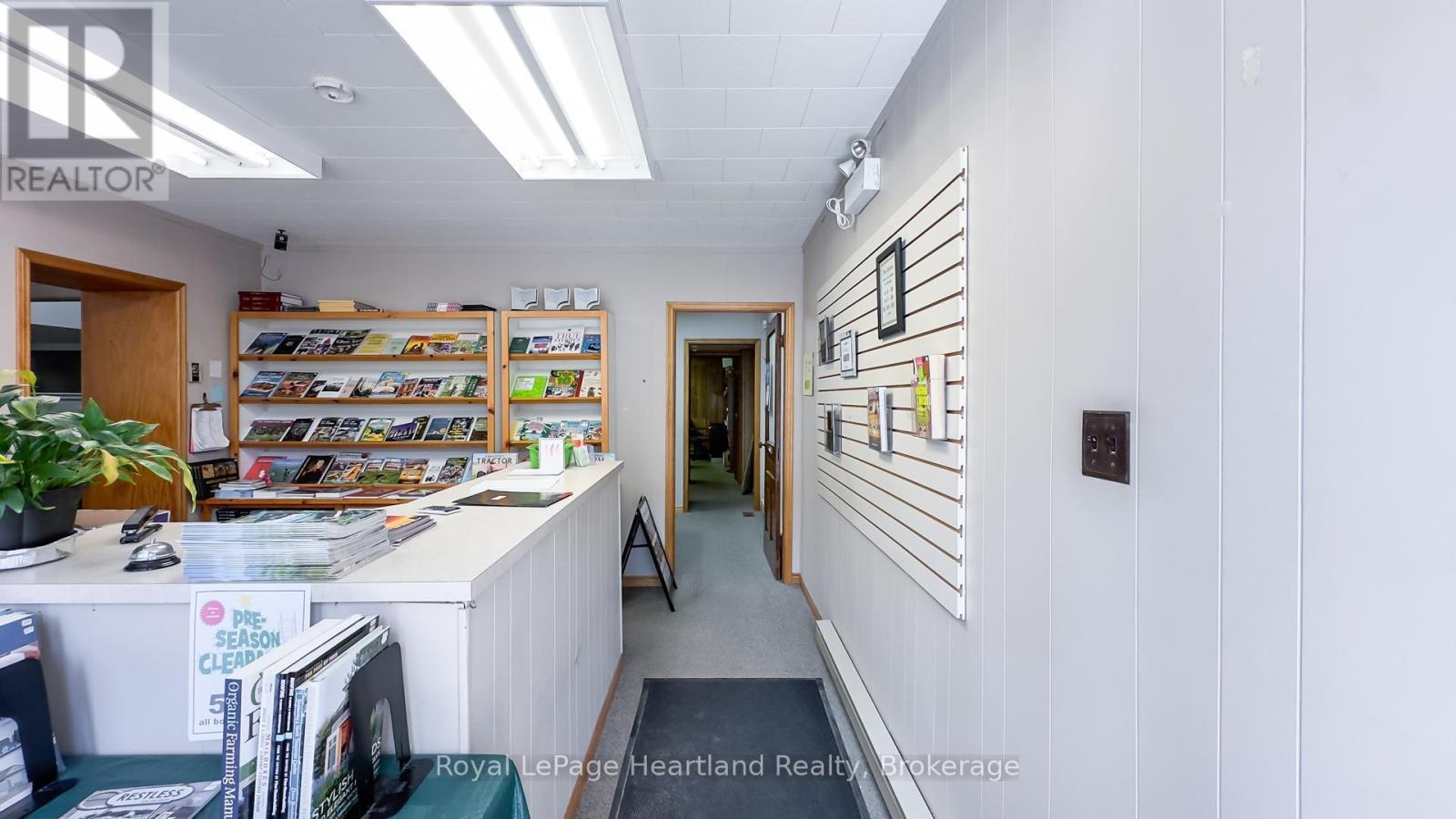 405 Queen St, North Huron (Blyth), Ontario  N0M 1H0 - Photo 16 - X12279858