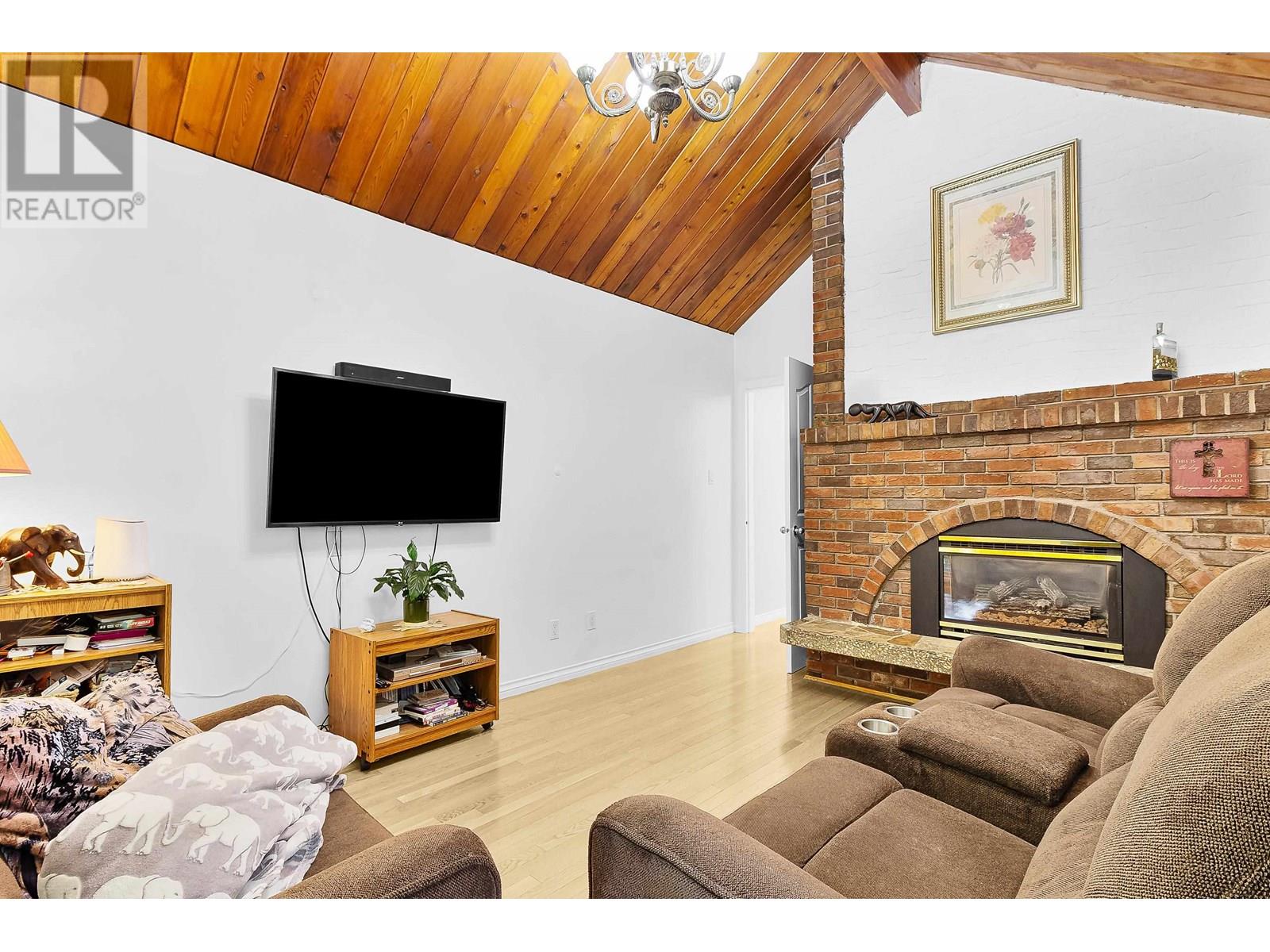 4540 Mountain Highway, North Vancouver, British Columbia  V7K 2K6 - Photo 15 - R3025939