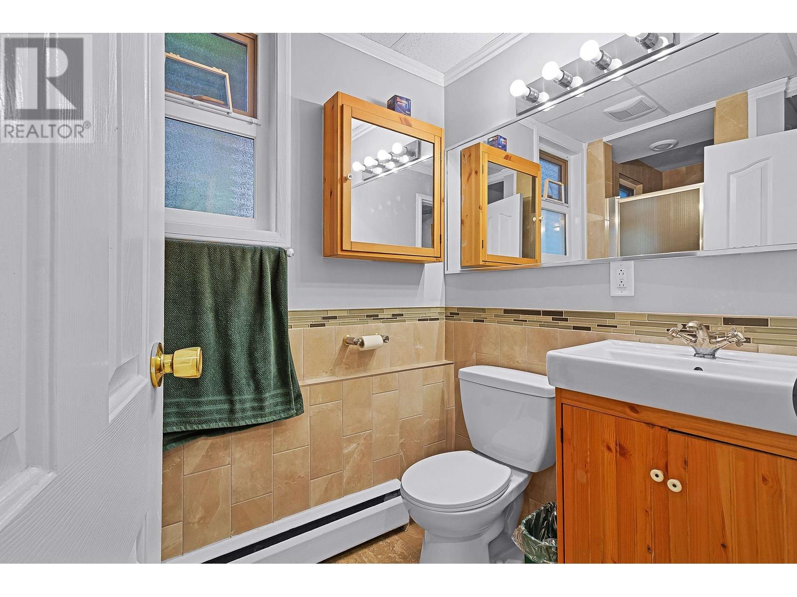 4540 Mountain Highway, North Vancouver, British Columbia  V7K 2K6 - Photo 21 - R3025939