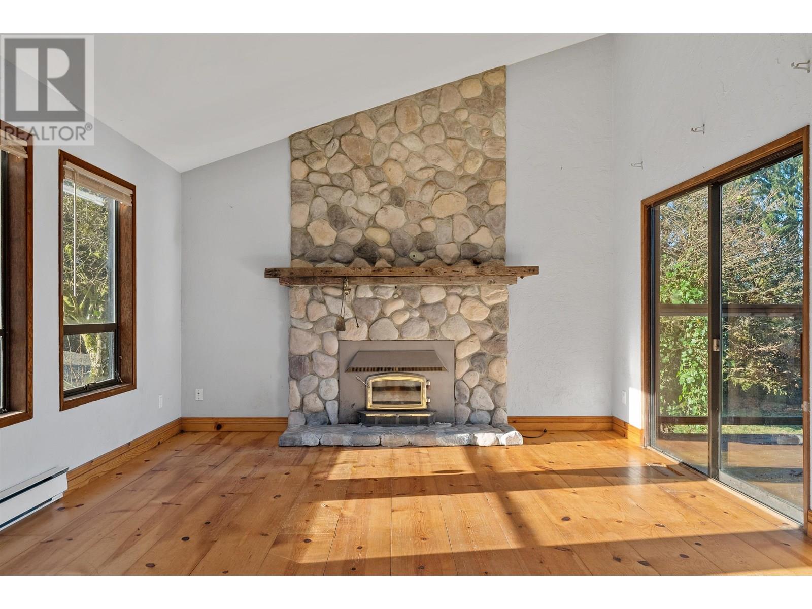 Property at 25443 BOSONWORTH AVENUE image 5