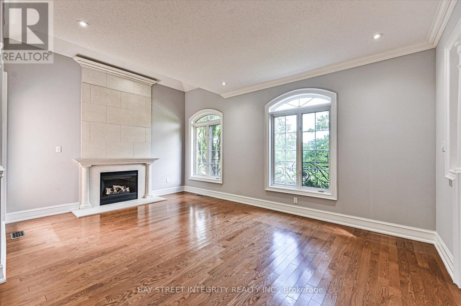 Property at 71 NEVADA CRESCENT image 3