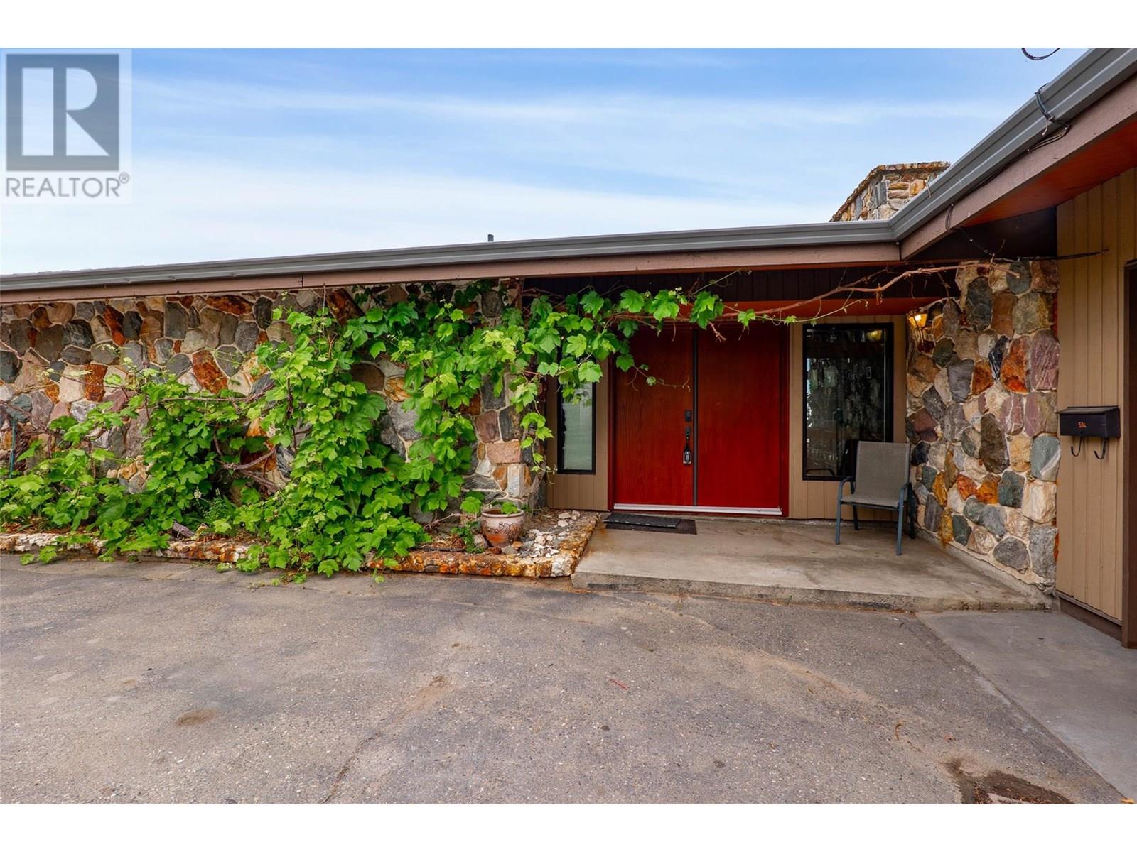 Property at 514 Strathcona Terrace image 3