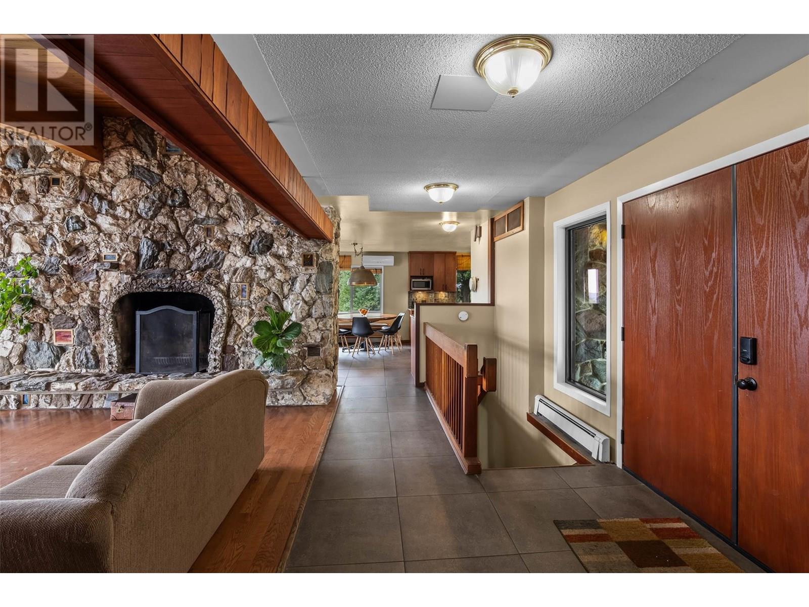 Property at 514 Strathcona Terrace image 4