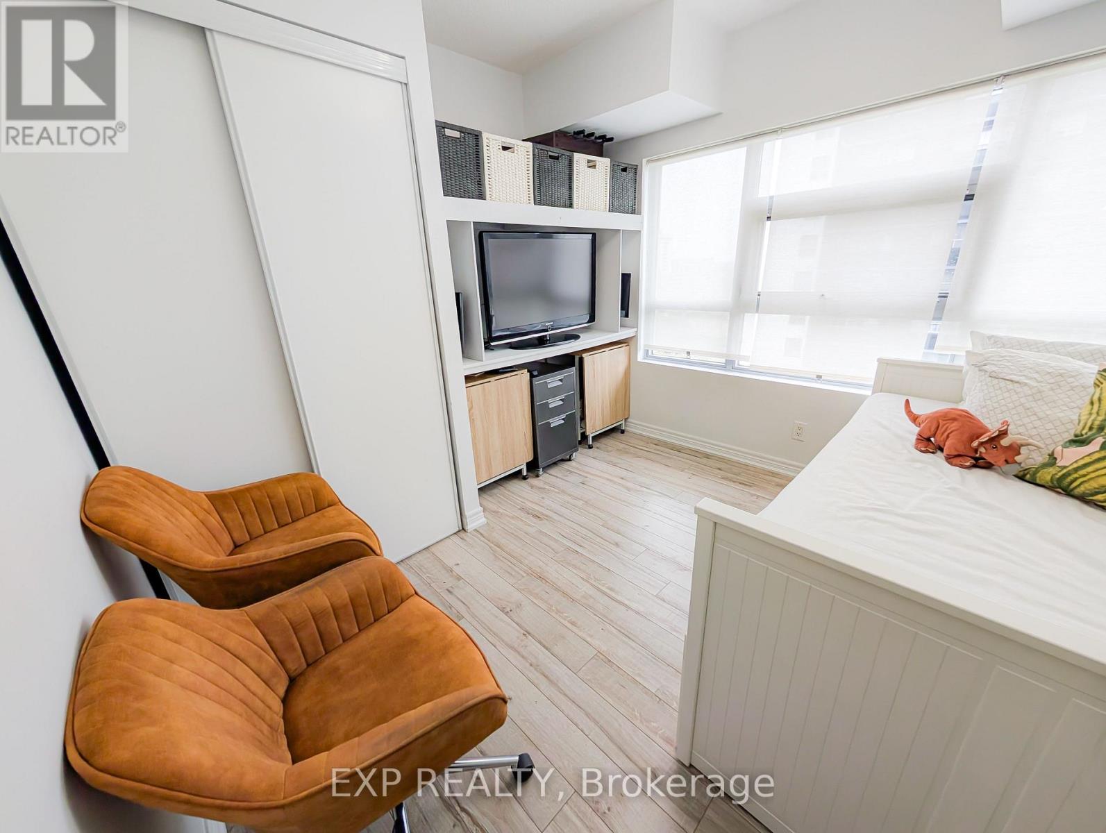 Property at 1010 - 2464 WESTON ROAD image 5