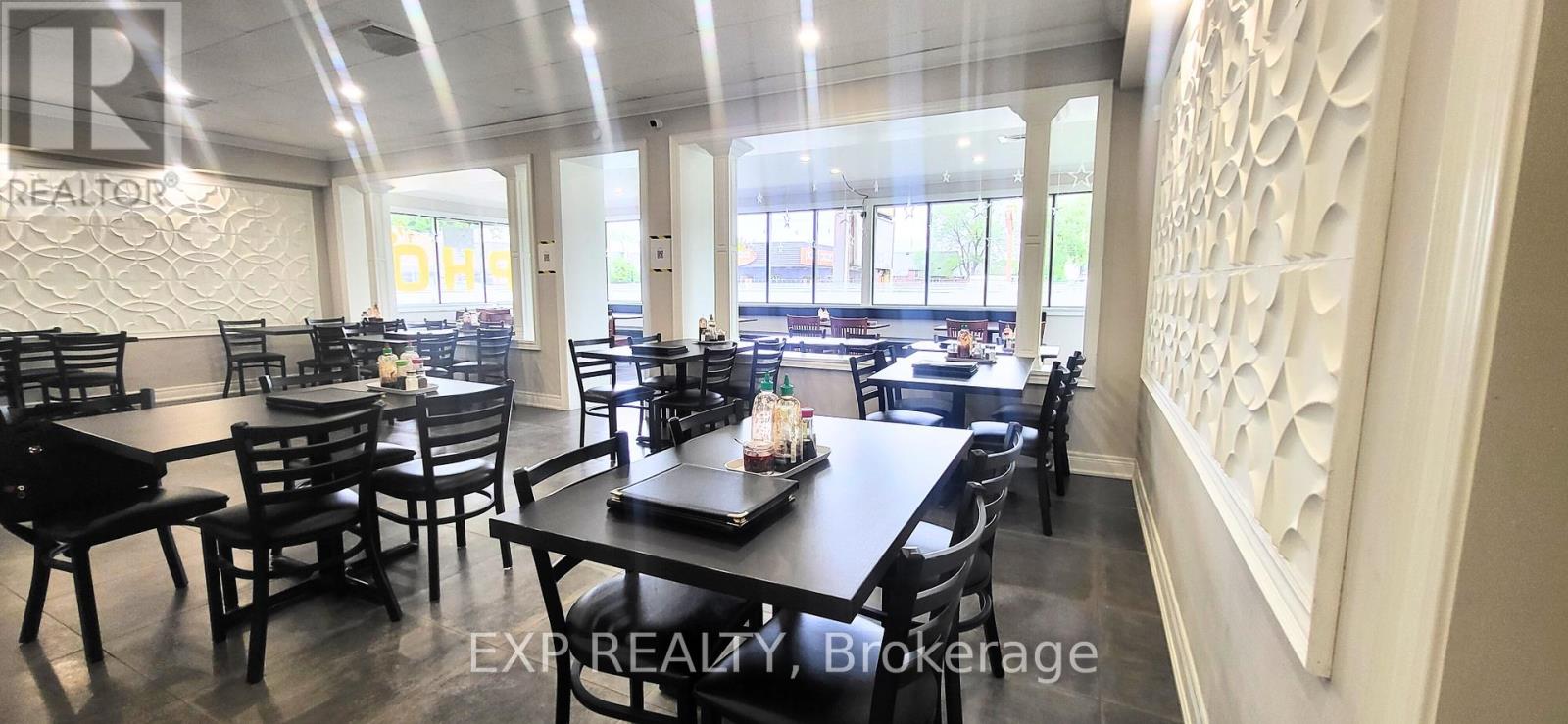 130 Queenston Road, Hamilton, Ontario  L8K 1G6 - Photo 2 - X12279742