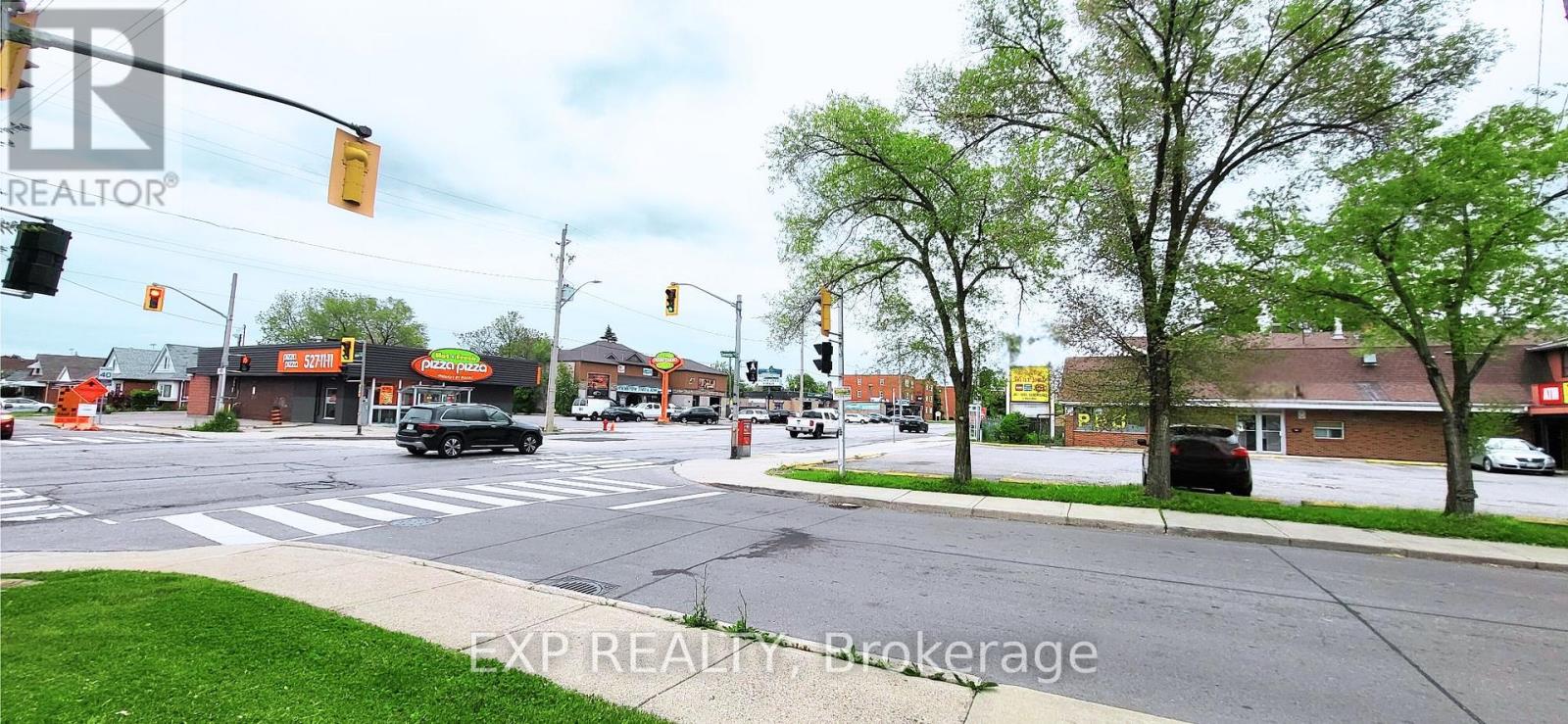 130 Queenston Road, Hamilton, Ontario  L8K 1G6 - Photo 9 - X12279742