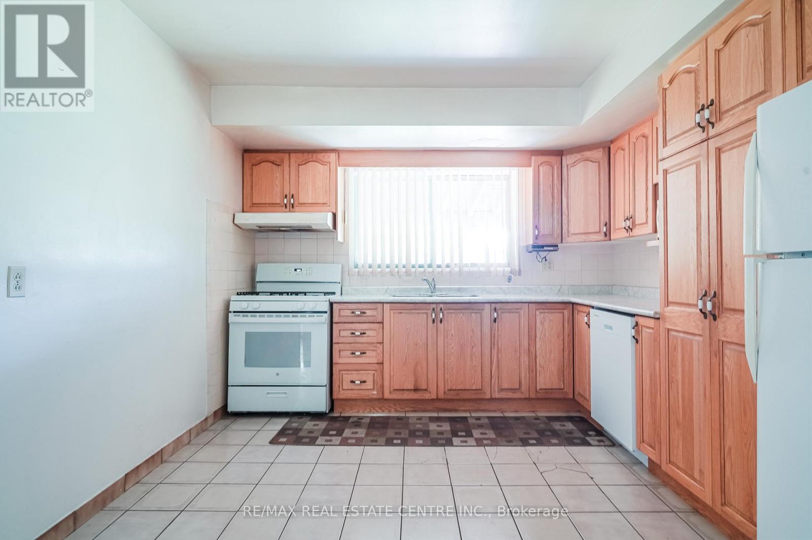 392 Upper Horning Road, Hamilton, Ontario  L9G 3K9 - Photo 17 - X12279781
