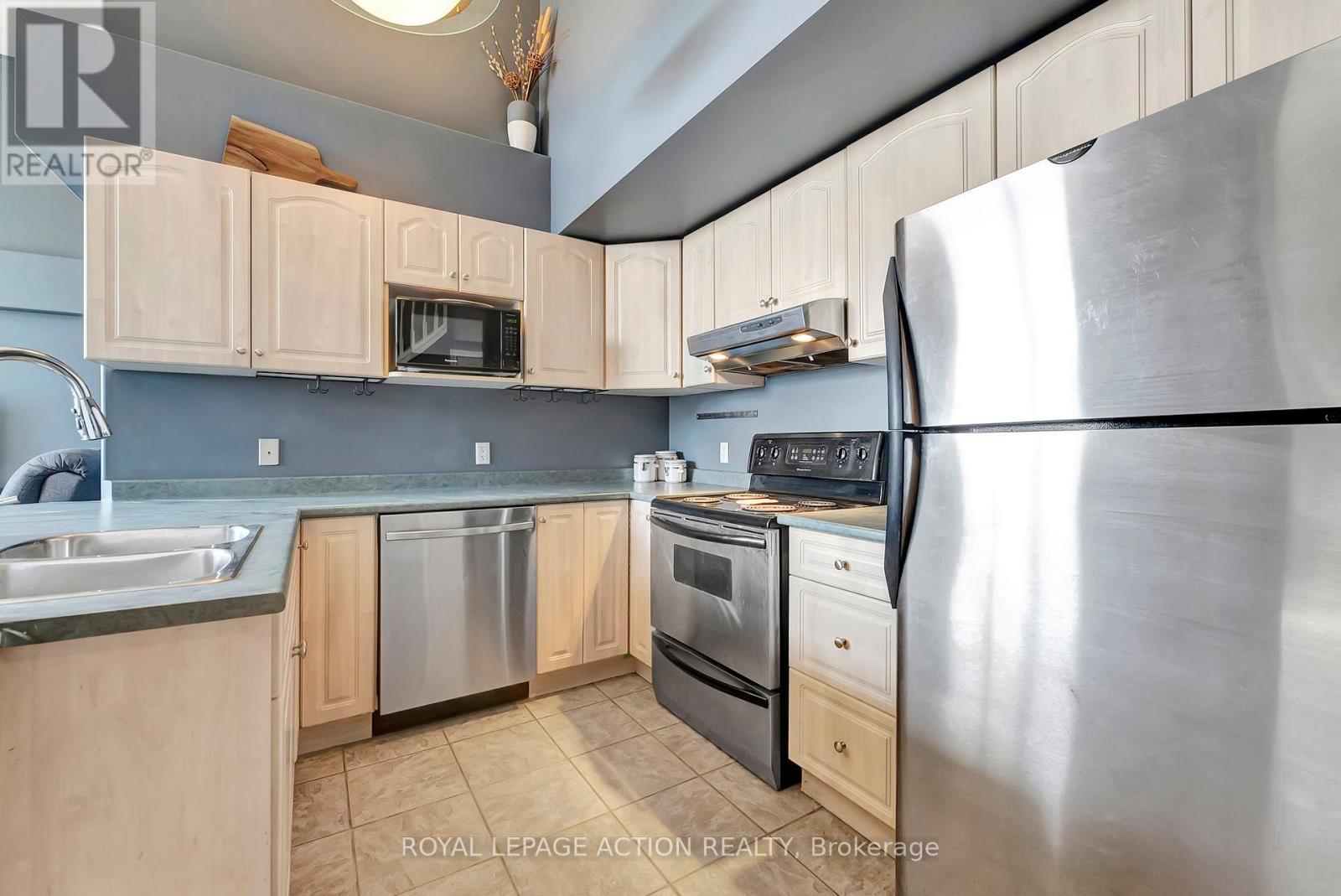 212 - 111 Grey Street, Brantford, Ontario  N3S 4V8 - Photo 4 - X12279835