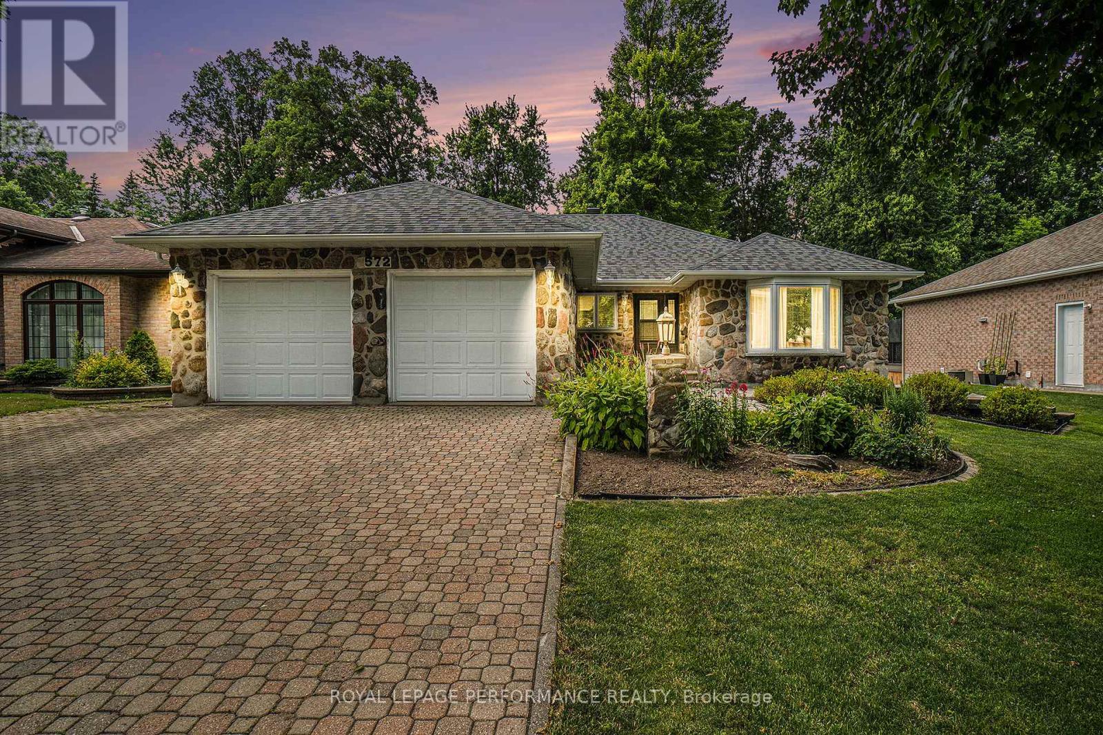 Property at 572 DEAN DRIVE image 1