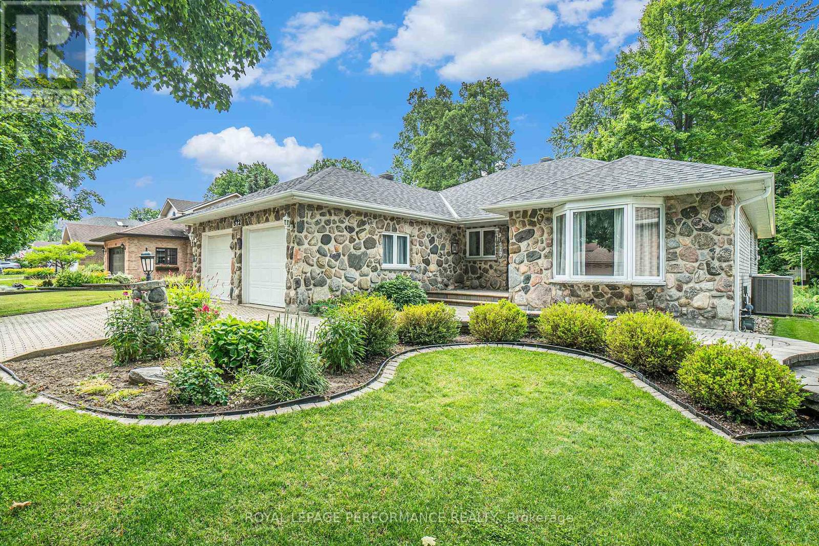 Property at 572 DEAN DRIVE image 3