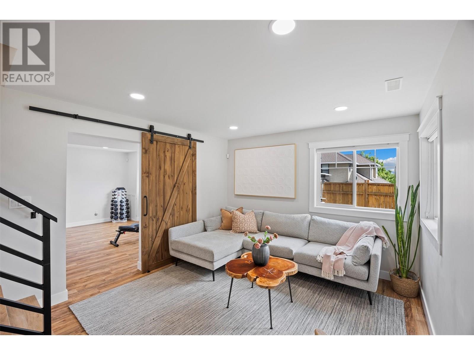 Property at 2081 GLENMOHR Drive image 2