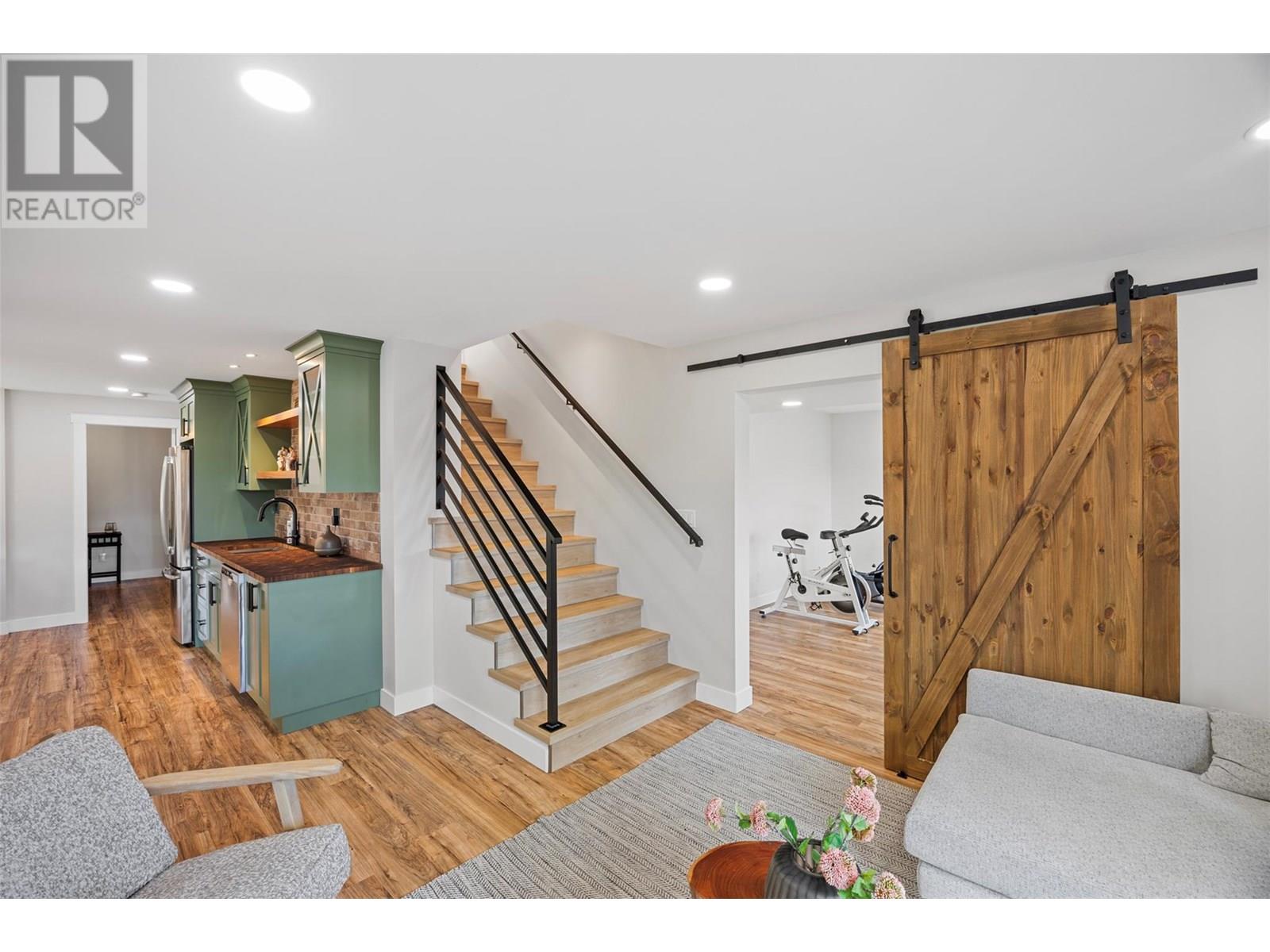 Property at 2081 GLENMOHR Drive image 4