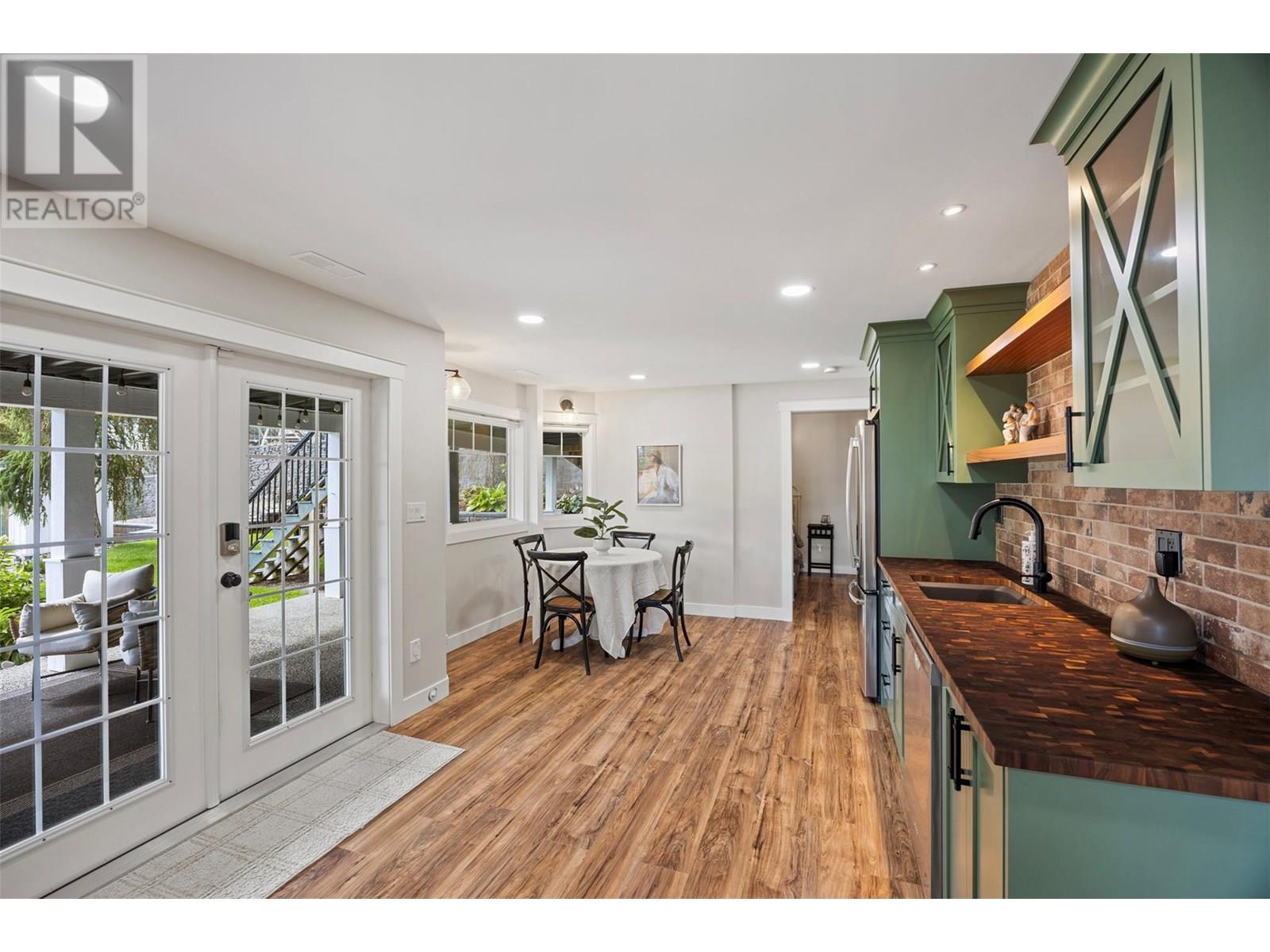 Property at 2081 GLENMOHR Drive image 5