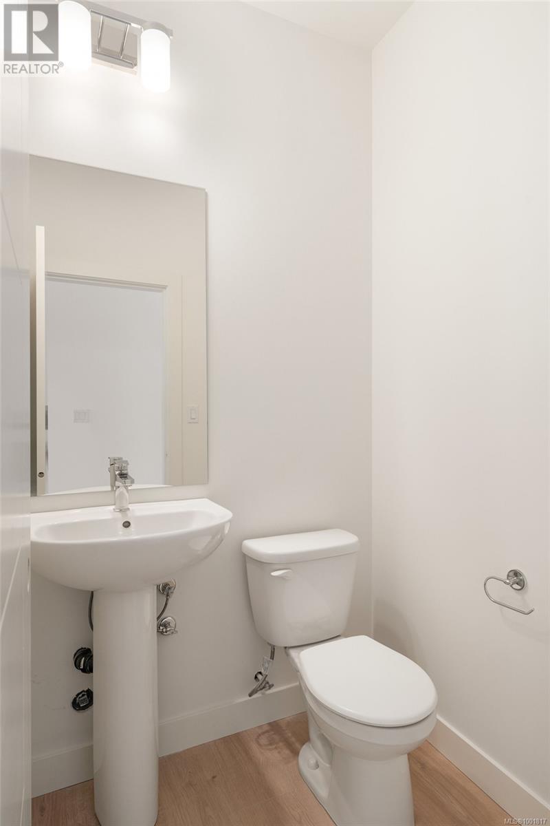 Property at 2007 West Park Lane image 5
