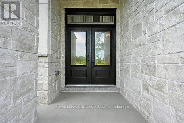 4203 Liberty Crossing, London South, Ontario  N6P 0L1 - Photo 4 - X12280055